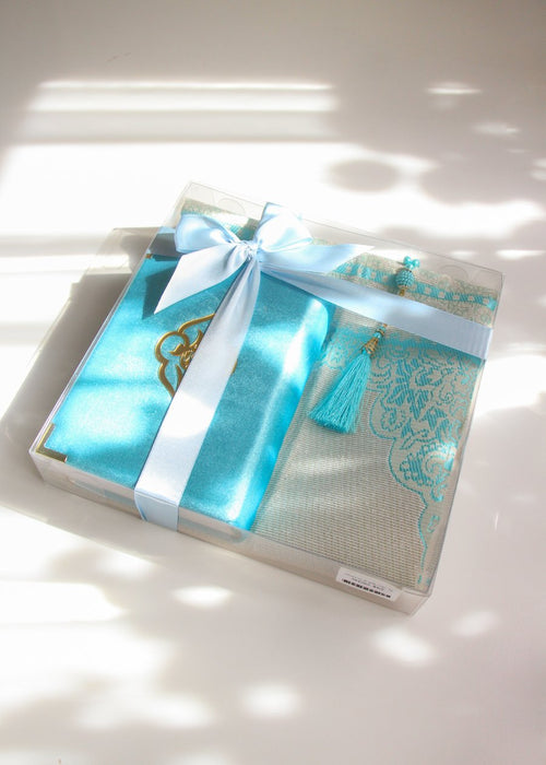 Qur'an in Gift Box with Prayer Mat & Thikr Bead